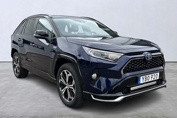 Toyota RAV4 6 of 15