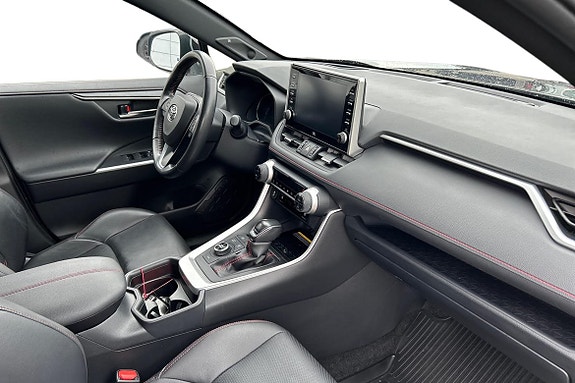 Toyota RAV4 10 of 15