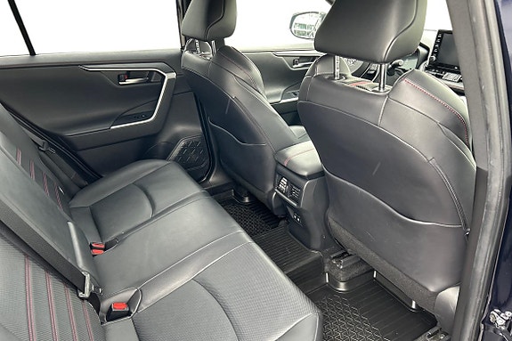 Toyota RAV4 11 of 15
