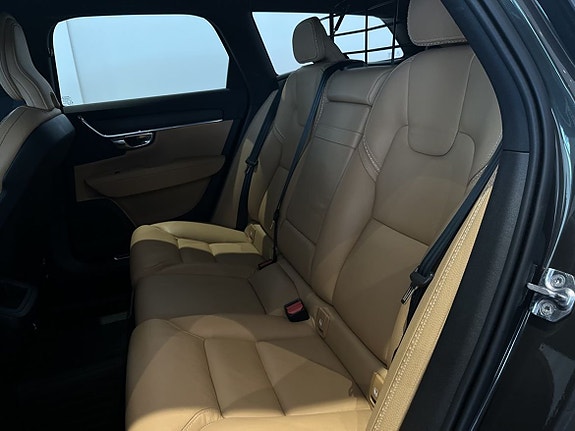 Volvo V90 Cross Country 10 of 26