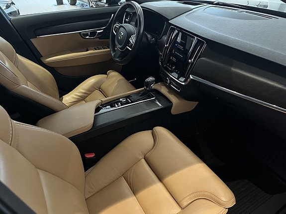 Volvo V90 Cross Country 8 of 26