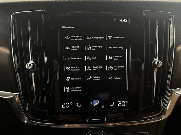 Volvo V90 Cross Country 16 of 26