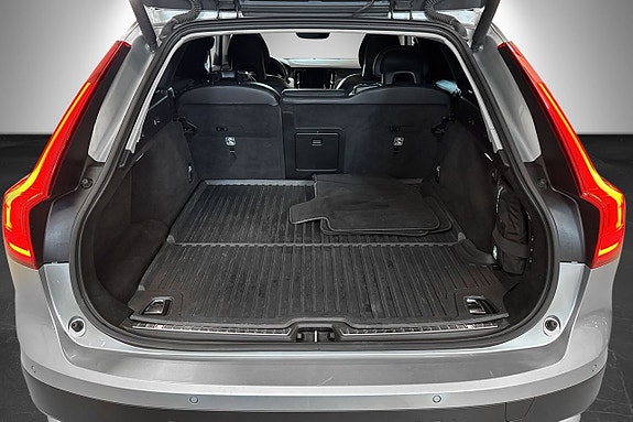 Volvo V90 Cross Country 27 of 29