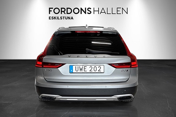 Volvo V90 Cross Country 6 of 29