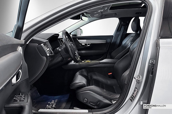 Volvo V90 Cross Country 10 of 29