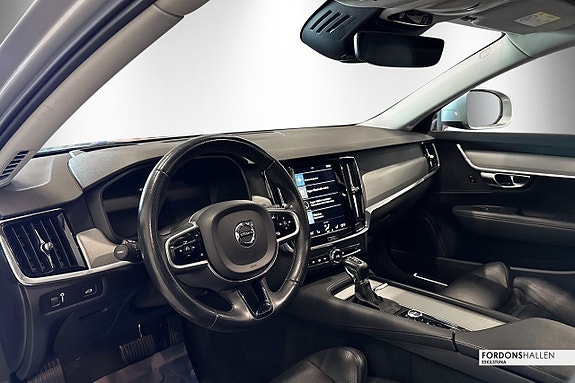 Volvo V90 Cross Country 13 of 29