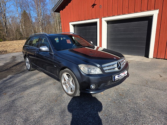 Mercedes-Benz C220 2 of 5