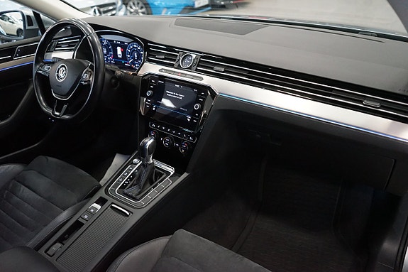 Volkswagen Passat 18 of 21