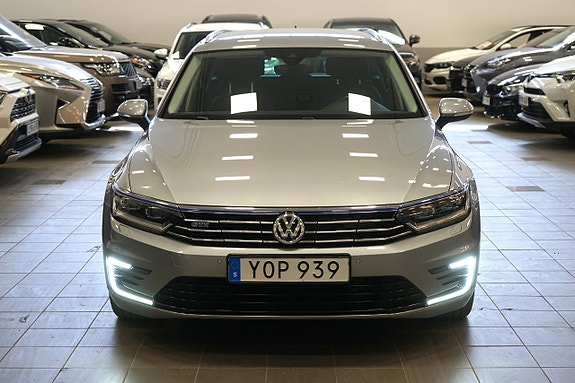 Volkswagen Passat 5 of 21