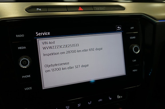 Volkswagen Passat 17 of 21