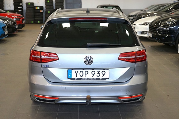 Volkswagen Passat 8 of 21
