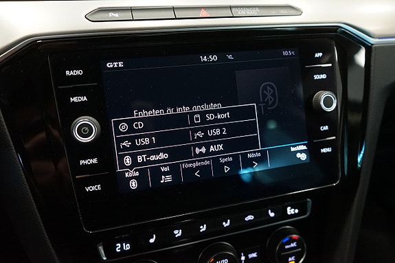 Volkswagen Passat 16 of 21