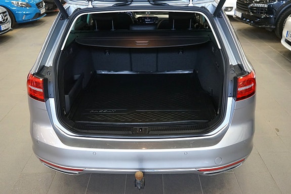 Volkswagen Passat 9 of 21