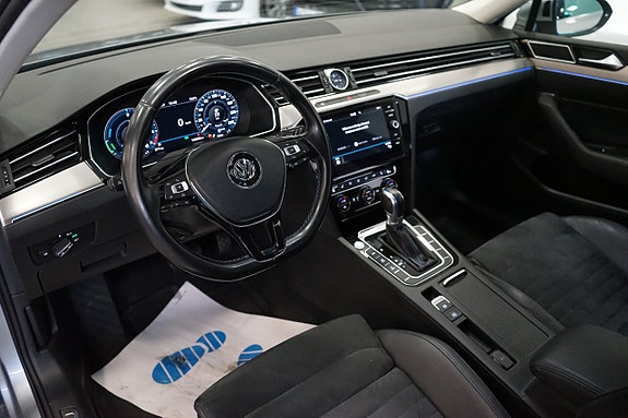 Volkswagen Passat 11 of 21