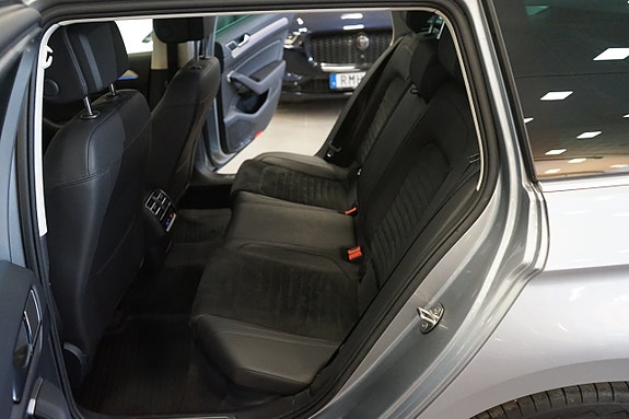 Volkswagen Passat 4 of 21