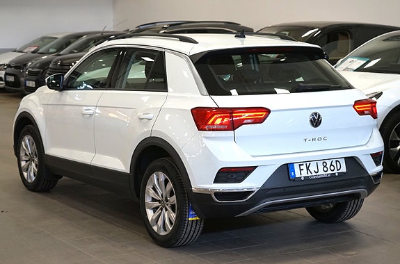Volkswagen T-Roc 3 of 21