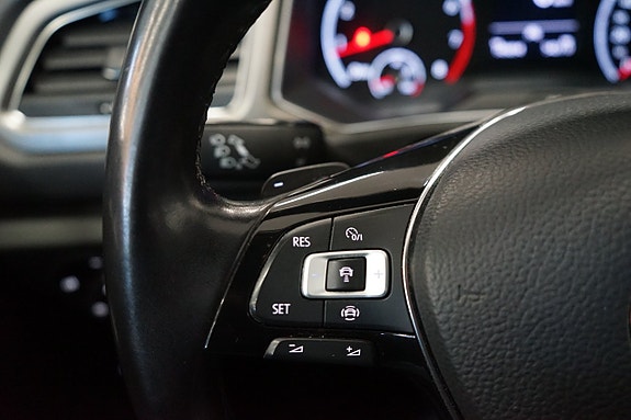 Volkswagen T-Roc 12 of 21