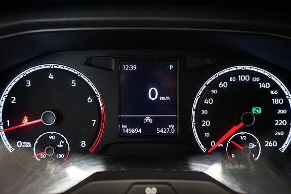 Volkswagen T-Roc 13 of 21