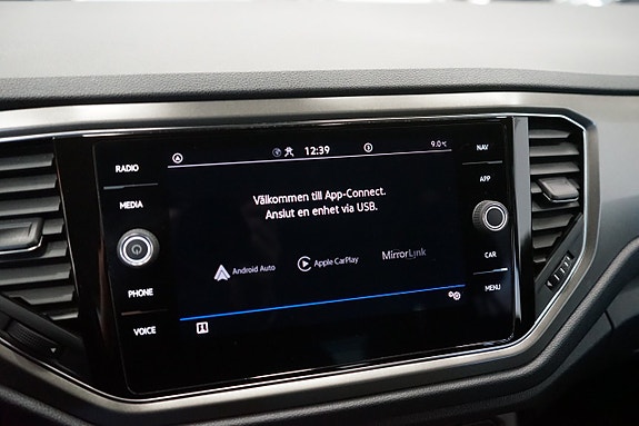 Volkswagen T-Roc 14 of 21