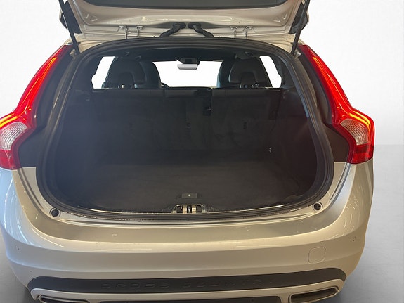 Volvo V60 Cross Country 13 of 13