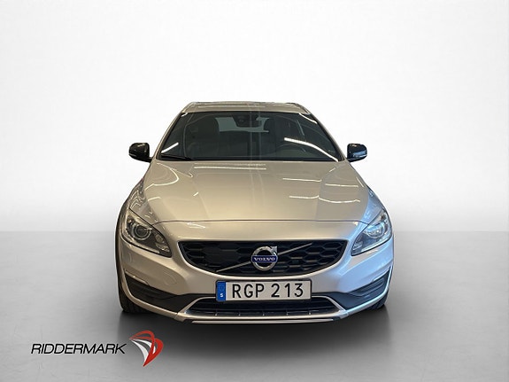 Volvo V60 Cross Country 2 of 5