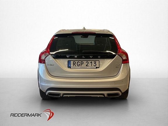 Volvo V60 Cross Country 6 of 13