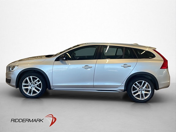 Volvo V60 Cross Country 4 of 5