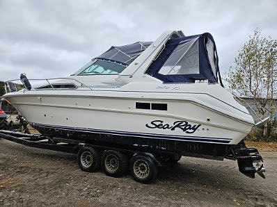 Sea Ray 310 – 1990 Nyrenoverade motorer & nytt kapell, Trail
