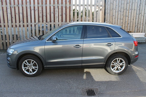 Audi Q3 2 of 5