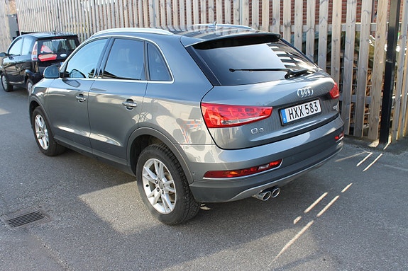 Audi Q3 3 of 5
