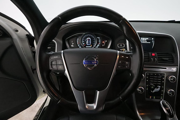 Volvo XC60 14 of 28