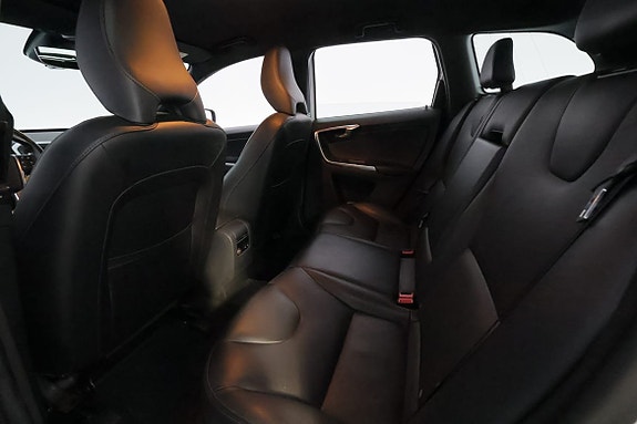 Volvo XC60 17 of 28