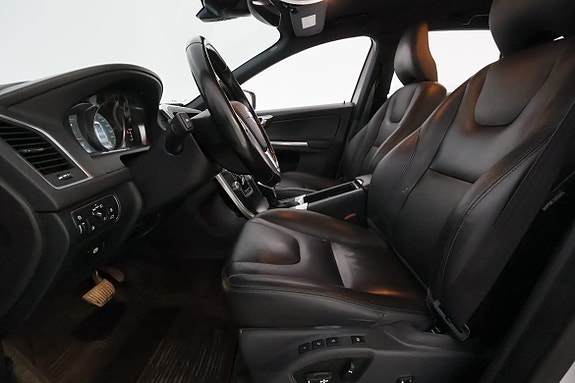 Volvo XC60 9 of 28