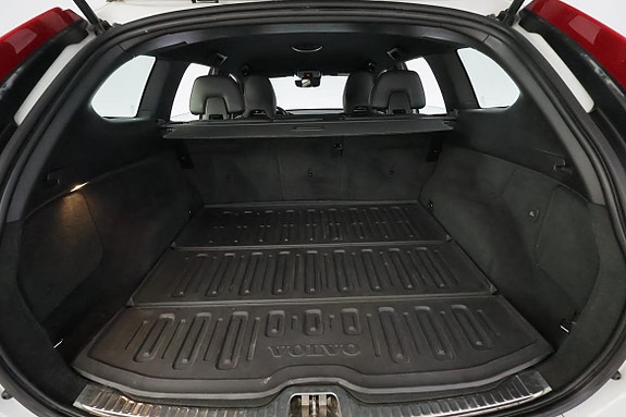 Volvo XC60 8 of 28
