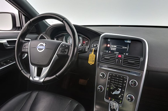 Volvo XC60 13 of 28
