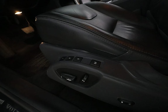 Volvo XC60 26 of 28