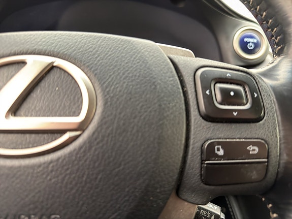Lexus NX300h 19 of 30