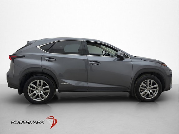Lexus NX300h 9 of 30