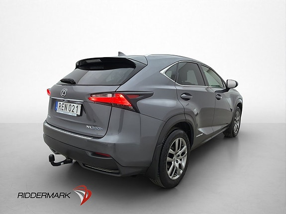 Lexus NX300h 8 of 30