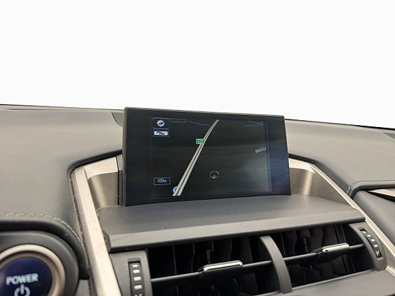 Lexus NX300h 22 of 30