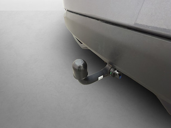 Lexus NX300h 10 of 30