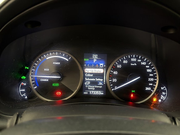 Lexus NX300h 18 of 30