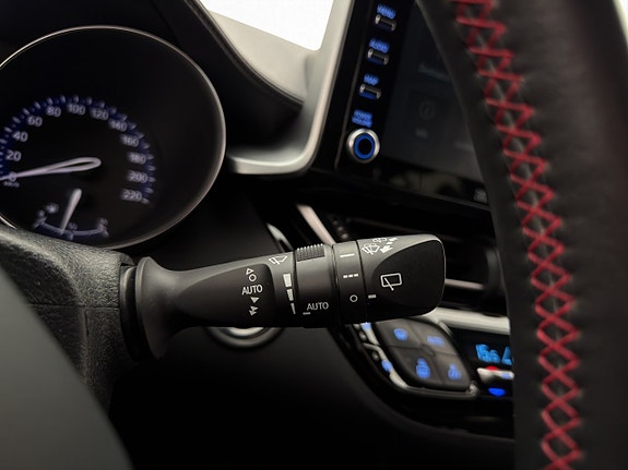 Toyota C-HR 18 of 30