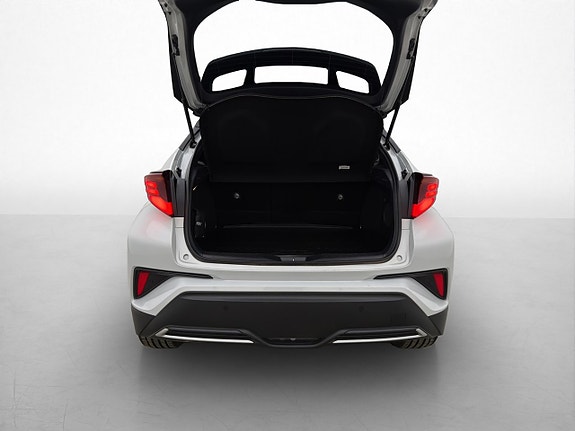 Toyota C-HR 28 of 30