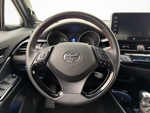 Toyota C-HR 13 of 30