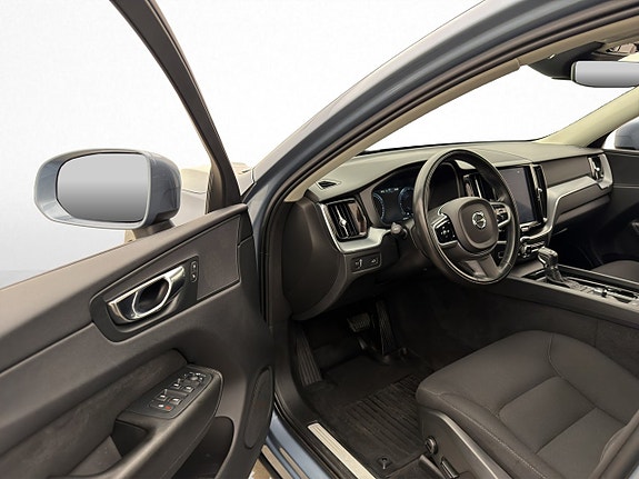 Volvo XC60 9 of 30