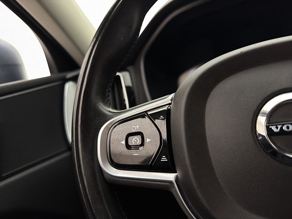 Volvo XC60 13 of 30
