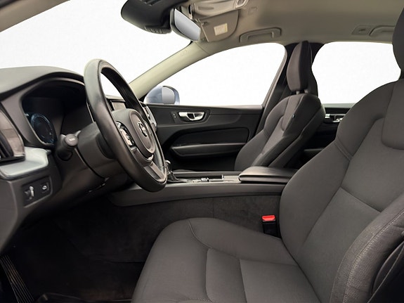 Volvo XC60 10 of 30