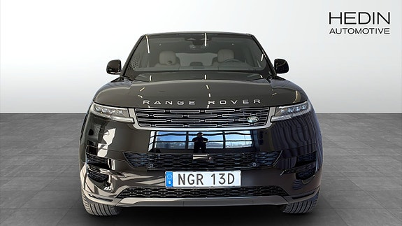 Land Rover Range Rover Sport 8 of 14
