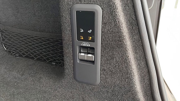 Land Rover Range Rover Sport 13 of 14